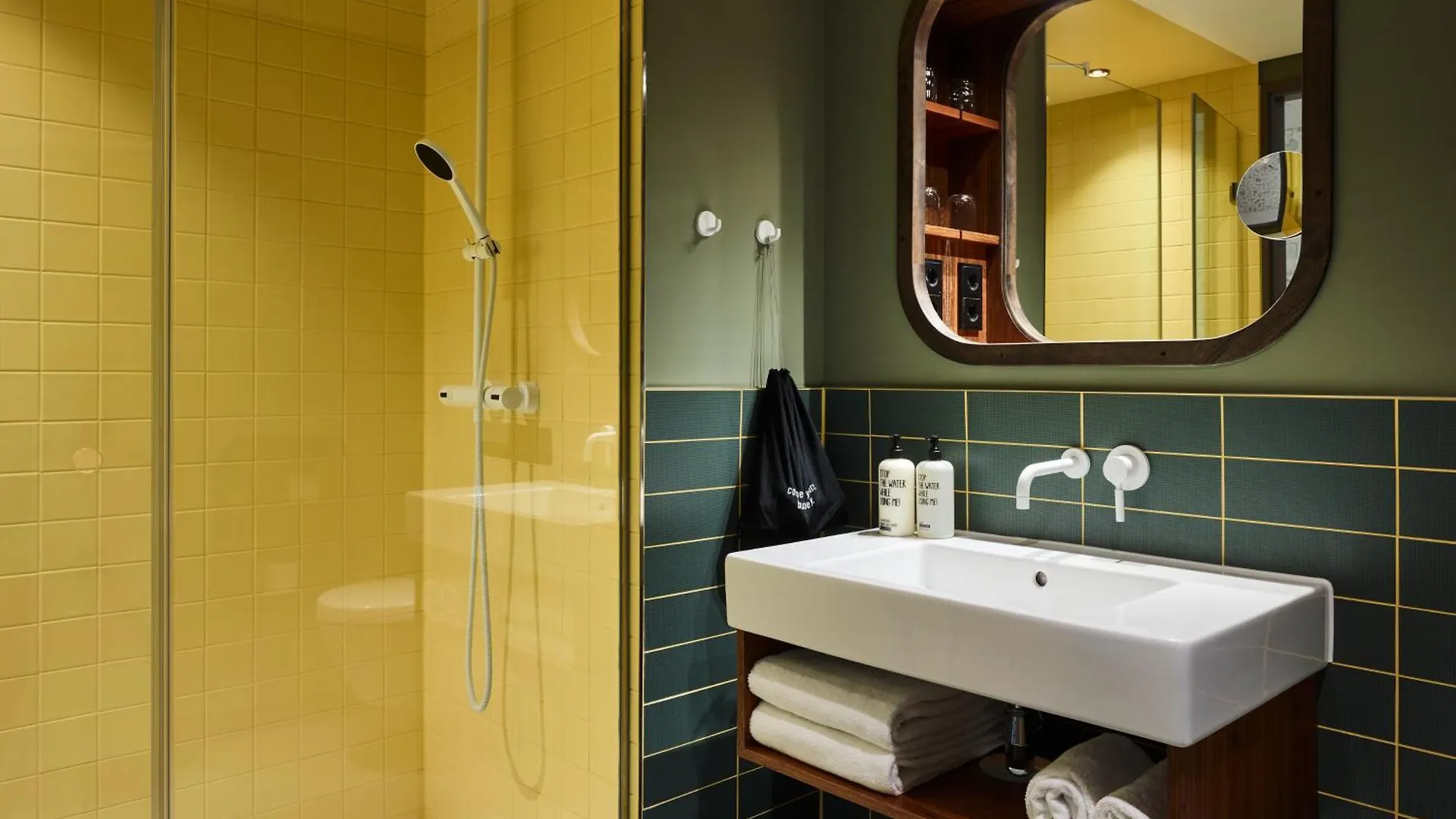 25Hours Hotel Hamburg Hafencity 4*,  Tyskland