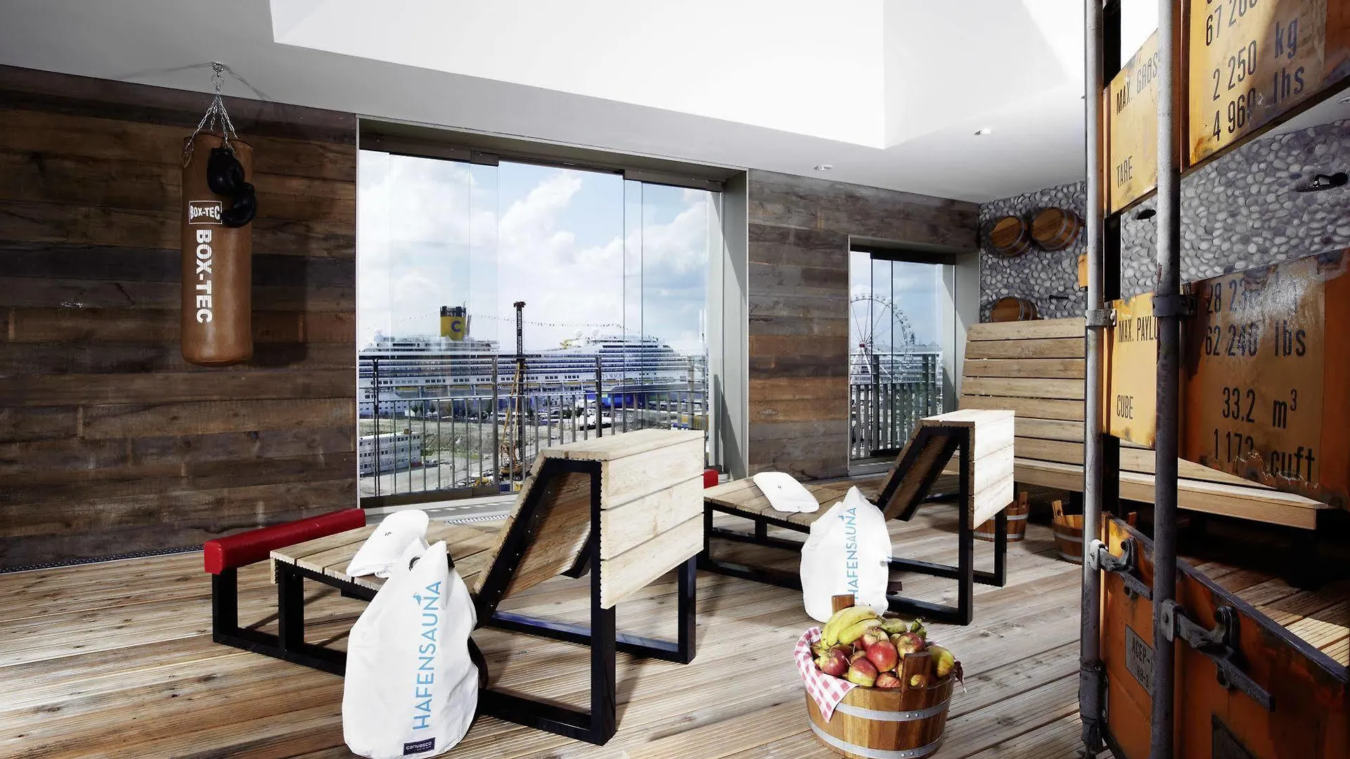 25hours Hotel Hamburg HafenCity 4*,