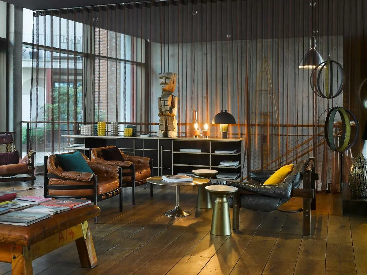 25hours Hotel Hamburg HafenCity 4*,